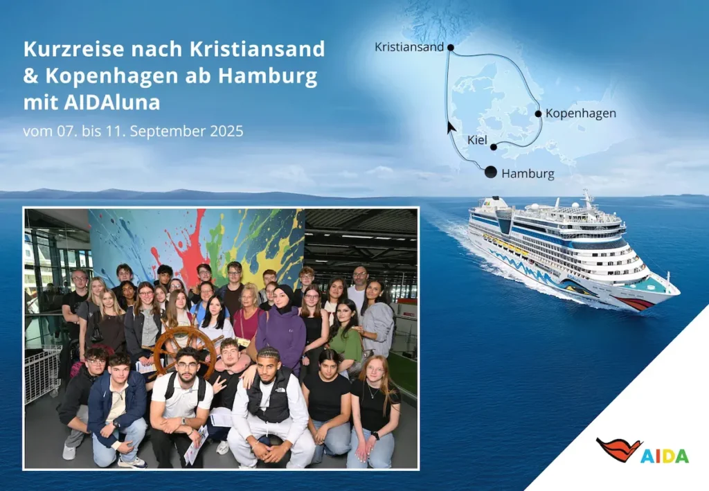 Gruppenbild einer Schülergruppe vor Betreten des Kreuzfahrers