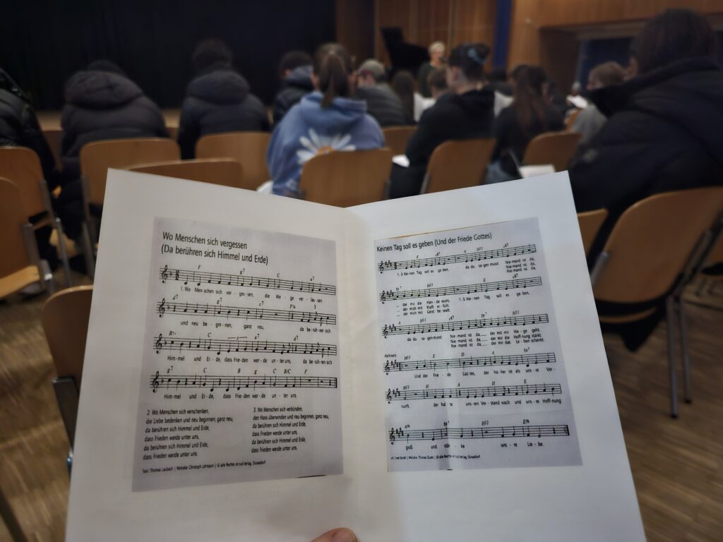 Geöffnetes Gesangbuch