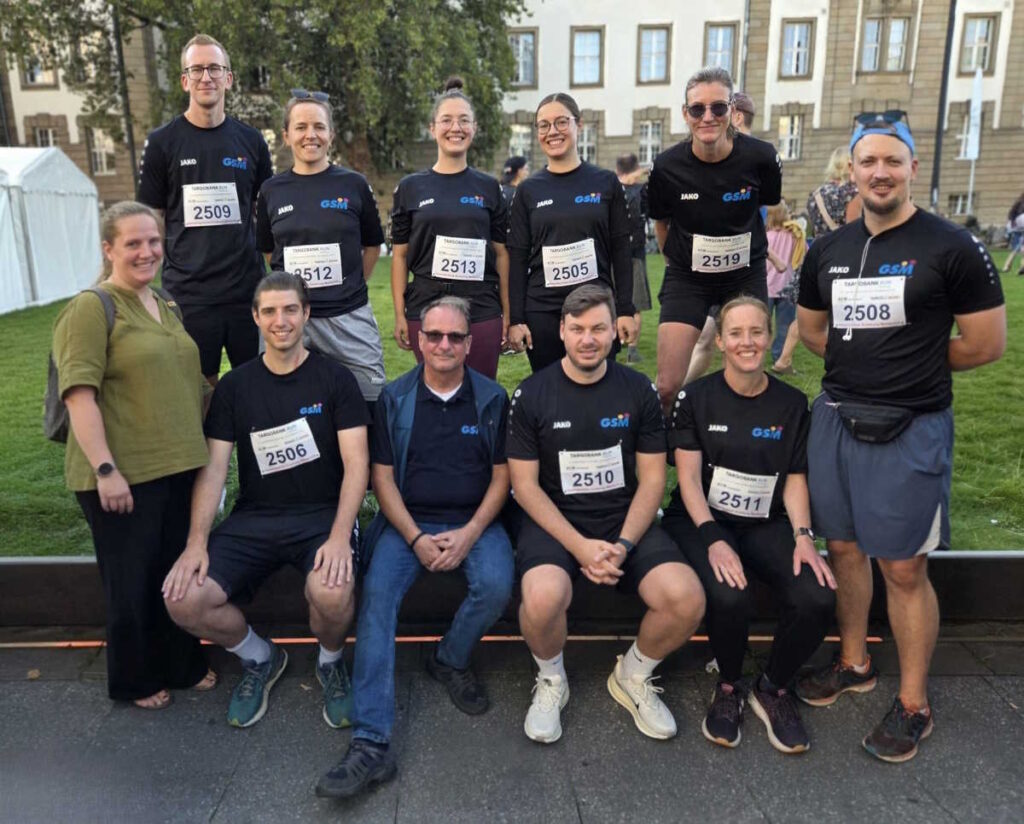 Gruppenbild der am Targobank-Lauf teilnehmenden Kolleginnen und Kollegen der Gesamtschule Meiderich